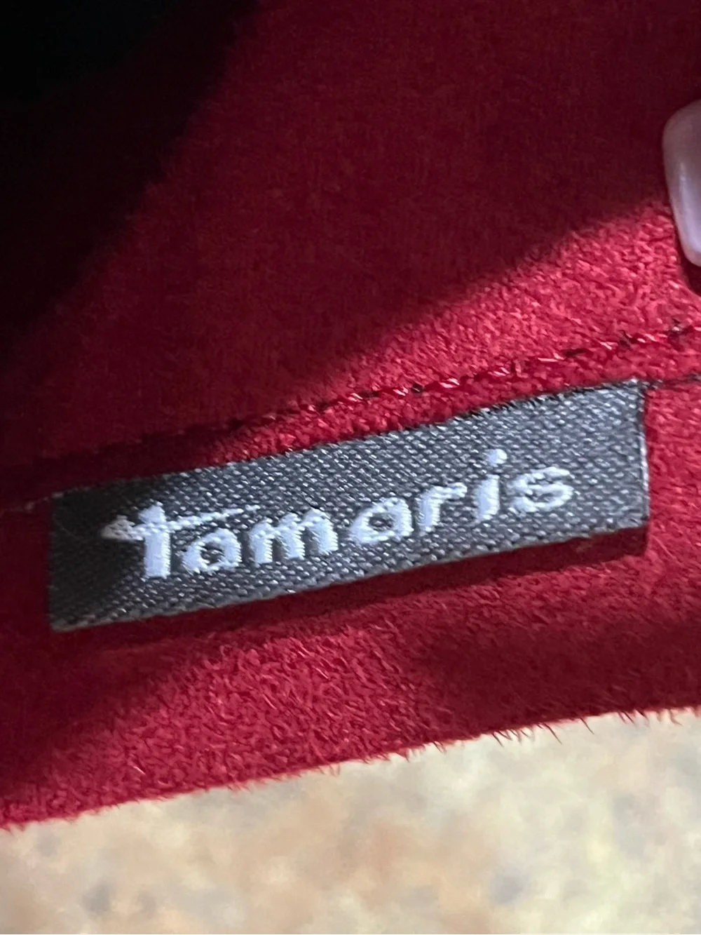 Tamaris description burgundy